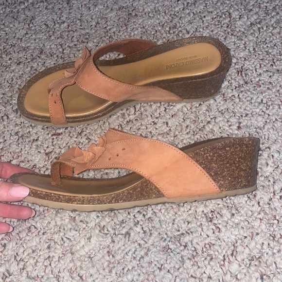 Sandals - Picture 2 of 5